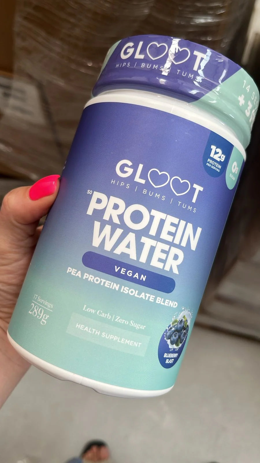 Gloot Vegan Protein Water hand