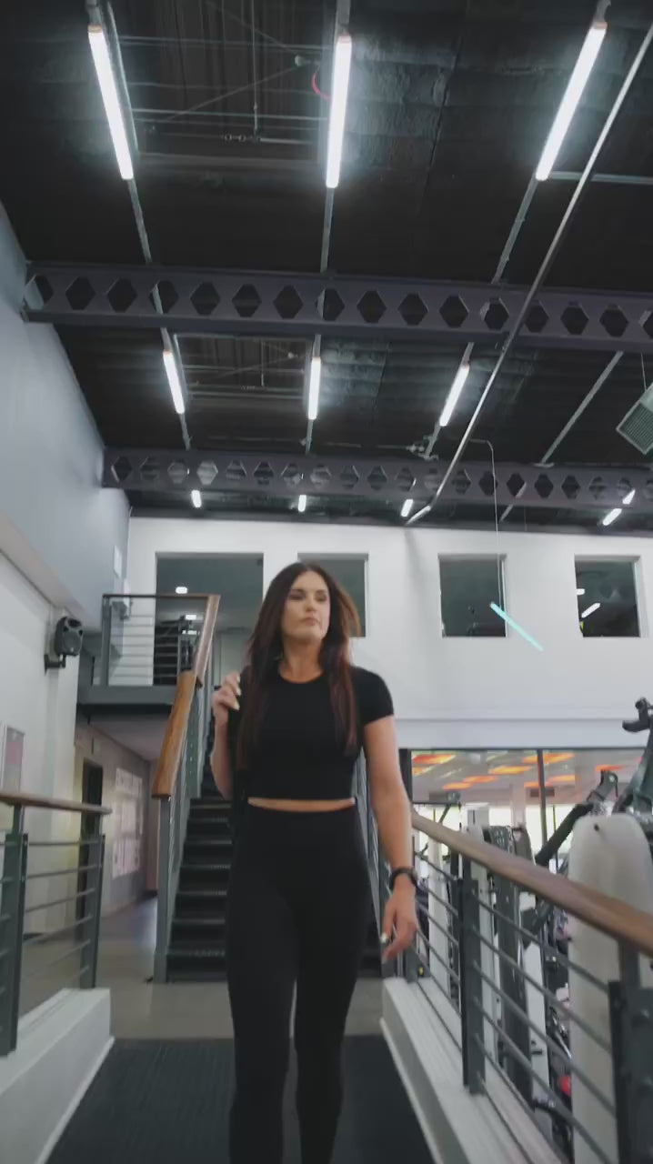 Gloot girl gym video